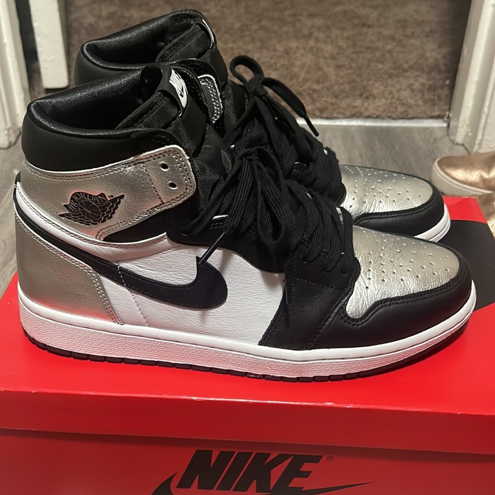 Worn One Time Inside Then Put Back In Box Has Ext… - image 3